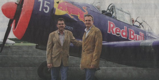 Damit der Hessentag in die Luft gehen kann: Siegfried Samson (links) und Robert Fritsch vom Aero-Club kümmern sich um die Organsiation des Flugspektakels in Langenselbold. Damit der Hessentag in die Luft gehen kann: Siegfried Samson (links) und Robert Fritsch vom Aero-Club kümmern sich um die Organsiation des Flugspektakels in Langenselbold.